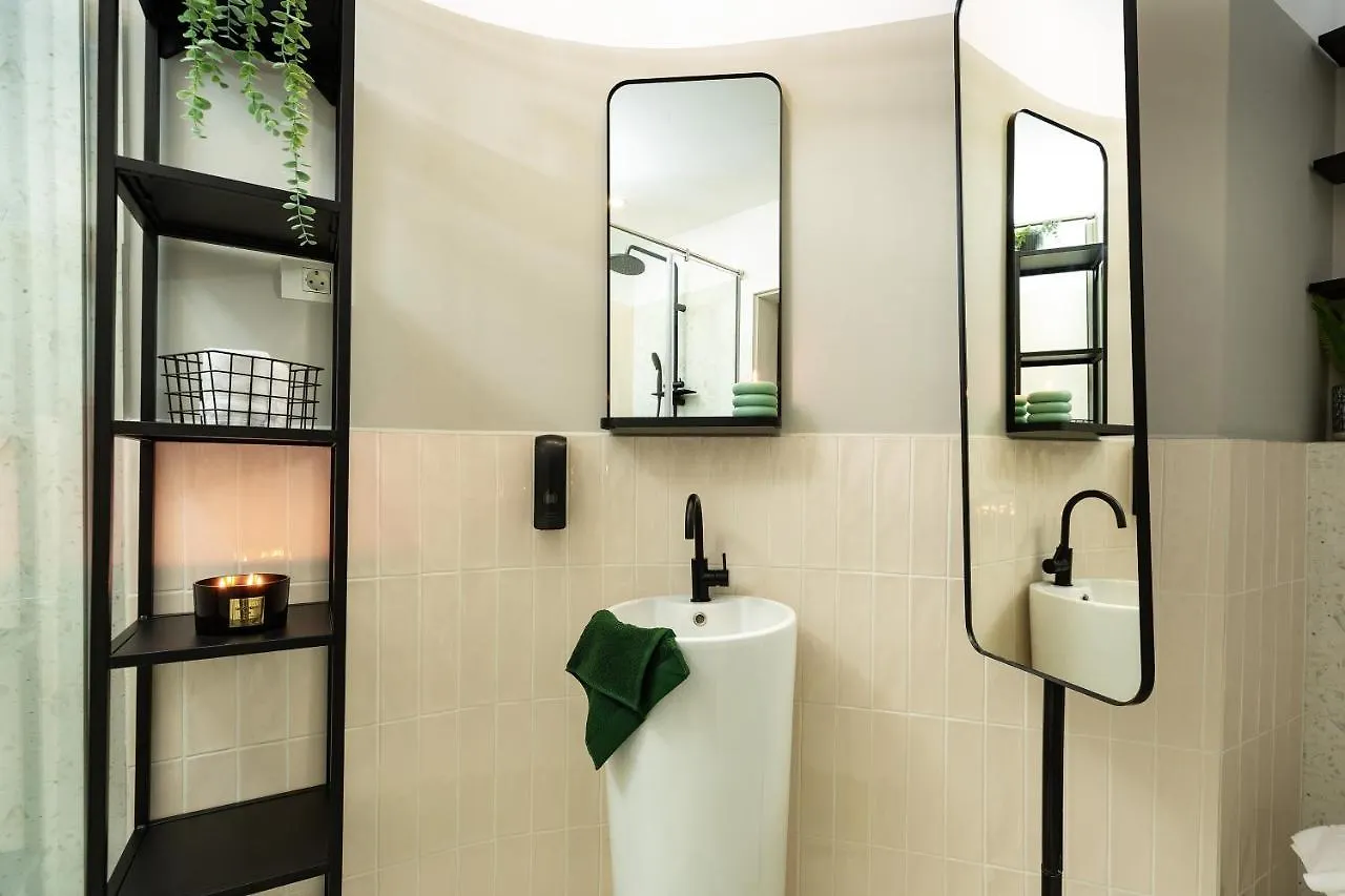 Apartment Qult - Paradiso Perduto Bucharest